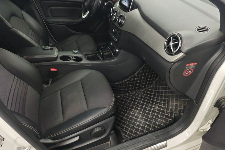 Used Mercedes-Benz B-Class 2015 B 200 Sport Edition Right Front Seat