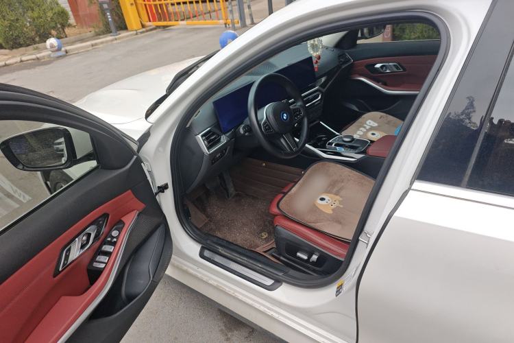 Used BMW i3 2023 eDrive 40 L Midnight Edition Driver Seat