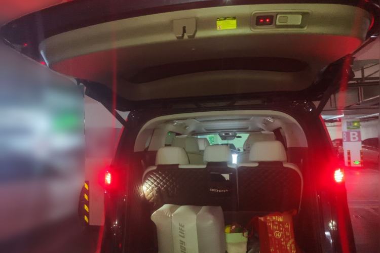 Used Denza D9 2022 DM-i 970 Four-Wheel Drive Prestige Model
