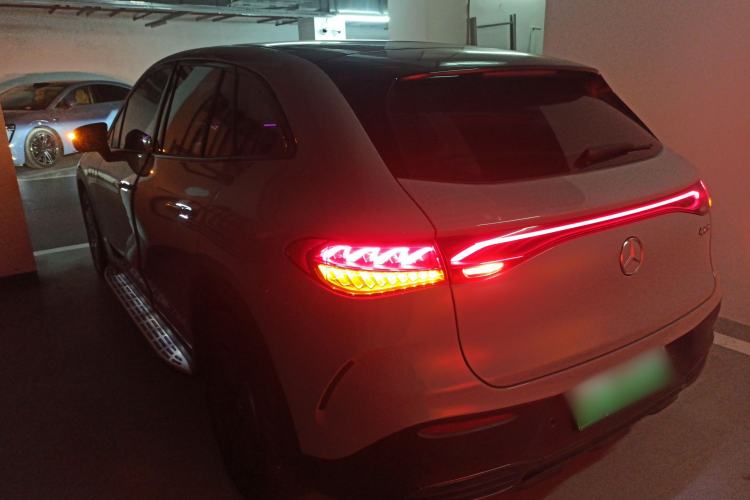 Used Mercedes-Benz EQE SUV 2024 500 4MATIC Flagship Edition Exterior 2