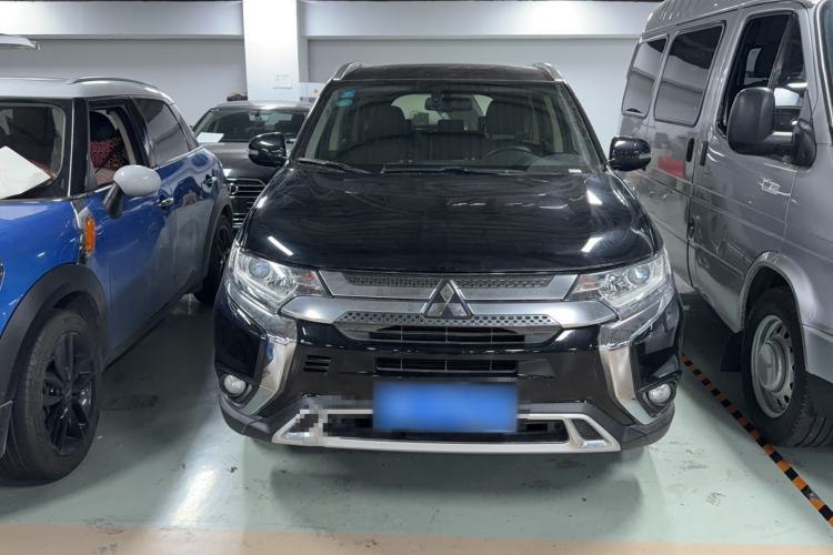Used Mitsubishi Outlander 2020 2.0L Two-Wheel Drive Comfort Edition 7-Seater
