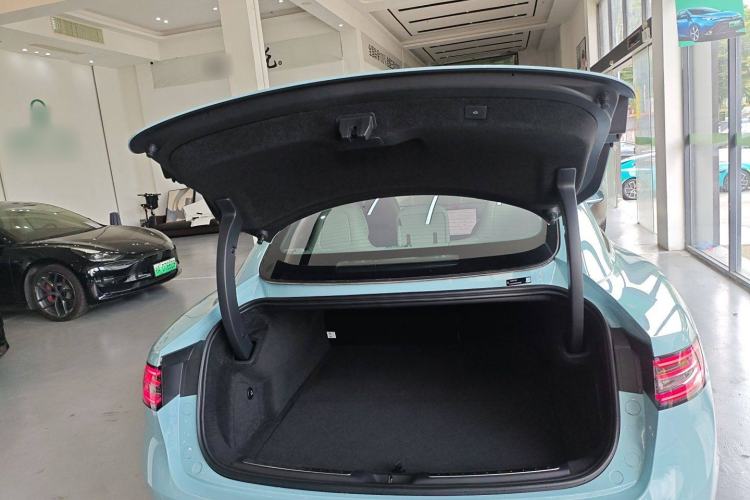 Used Hima Luxeed S7 2025 705 km Max