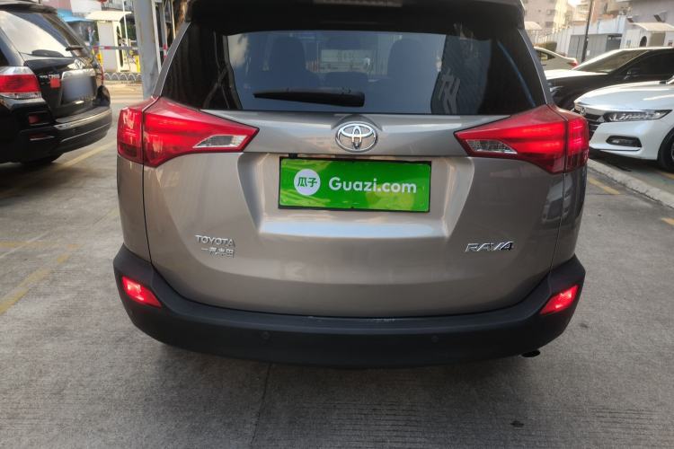 Used Toyota RAV4 2015 2.0L CVT Two-Wheel Drive Fashion Edition
