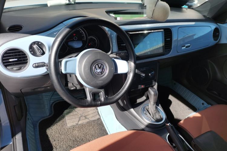 Used Volkswagen Beetle 2015 180TSI model
