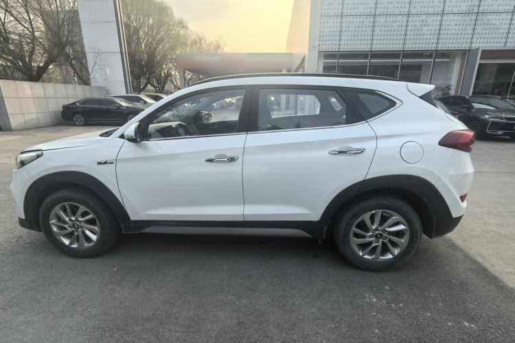 Used Hyundai Tucson 2018 1.6T Dual-Clutch Two-Wheel Drive 15th Anniversary Special Edition
