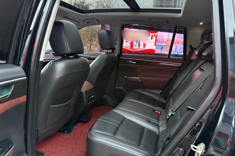 Used GAC Trumpchi GS8 2017 320T Two-Wheel Drive Luxury Smart Connectivity Version (7 Seats) Interior 4