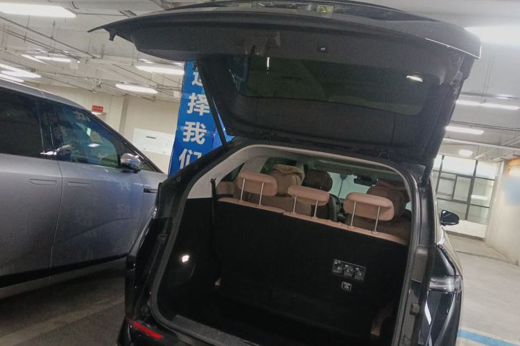 Used XPeng X9 2024 702 Ultra-Long Range Pro