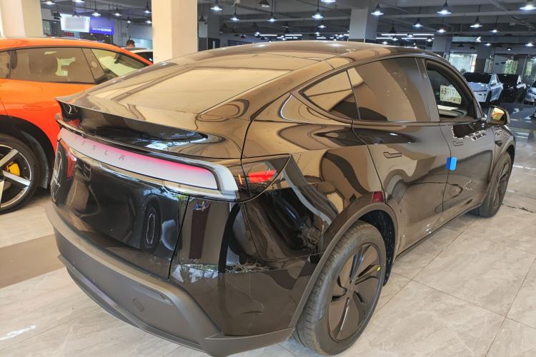 Used Tesla Model Y 2026 Long-Range All-Wheel-Drive Model
