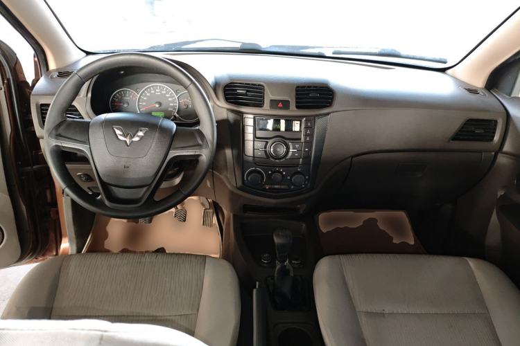 Used Wuling Hongguang 2015 1.2L S Base Model China V Standard
