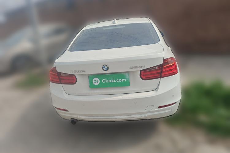 Used BMW 3 Series 2015 320i Luxury Line Stylish Edition
