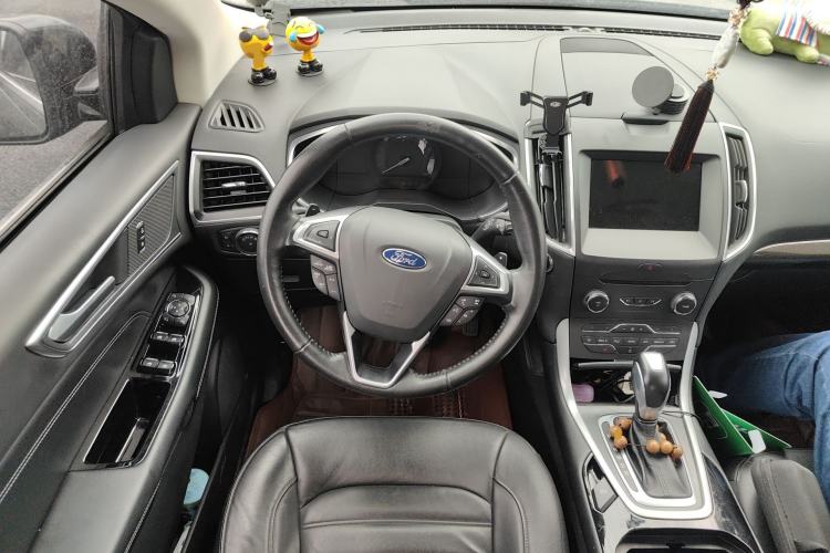 Used Ford Edge 2016 EcoBoost 245 Two-Wheel-Drive Titanium 7-Seater
