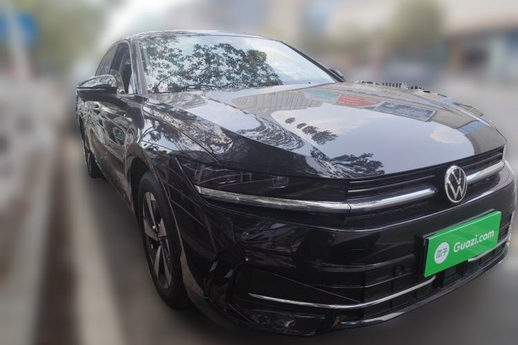 Used Volkswagen Magotan 2024 300TSI DSG Prestige Edition—A Real Eye-Catcher
