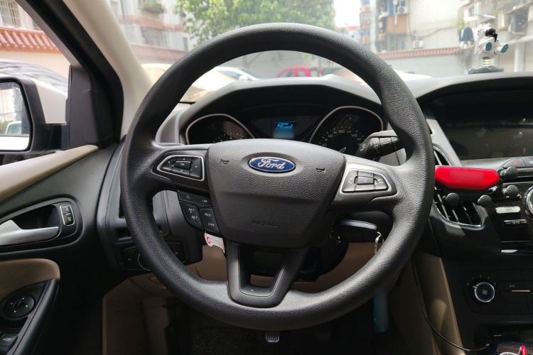 Used Ford Focus 2017 Sedan 1.6L Manual Comfort Plus SmartDrive Edition
