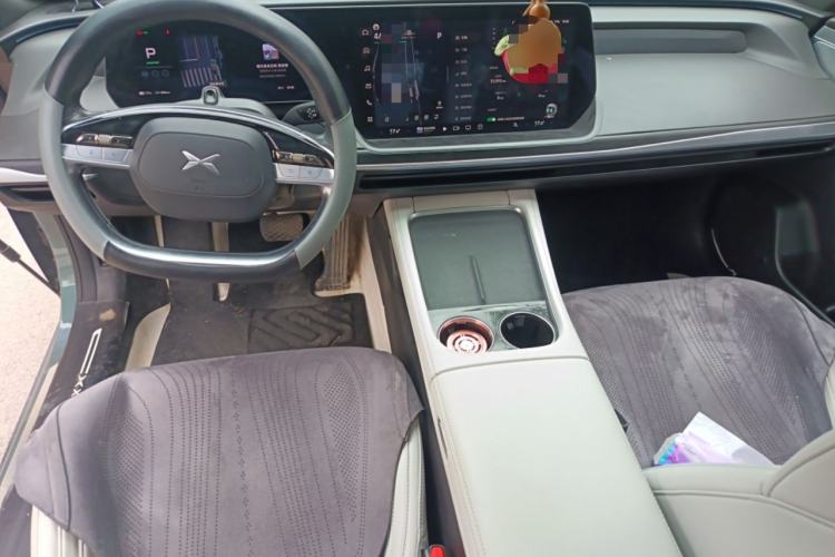 Used XPeng P7 2023 P7i 610 Pengyi Performance Edition Center Console