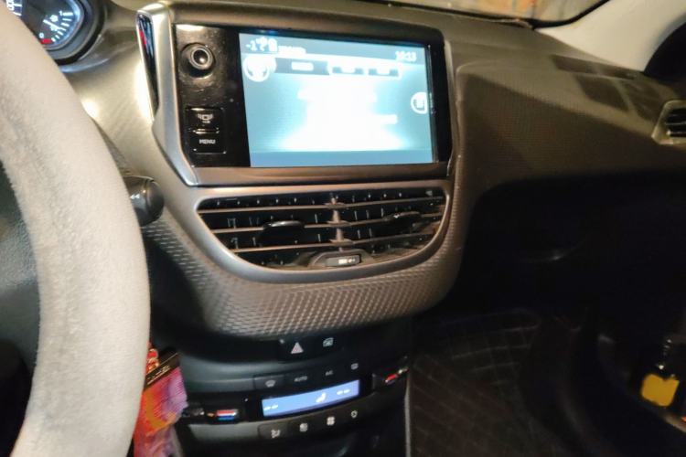 Used Peugeot 2008 2014 1.6L Automatic Fashion Edition
