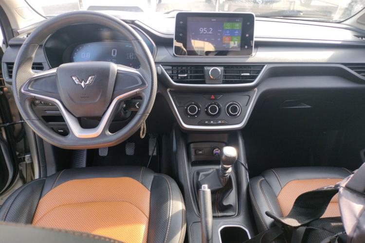 Used Wuling Hongguang S3 2019 1.5L Manual Comfort Model China VI Standard
