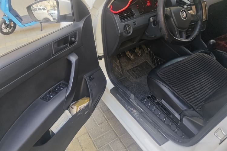 Used Volkswagen Santana 2016 1.6L Manual Fashion Edition Driver Seat