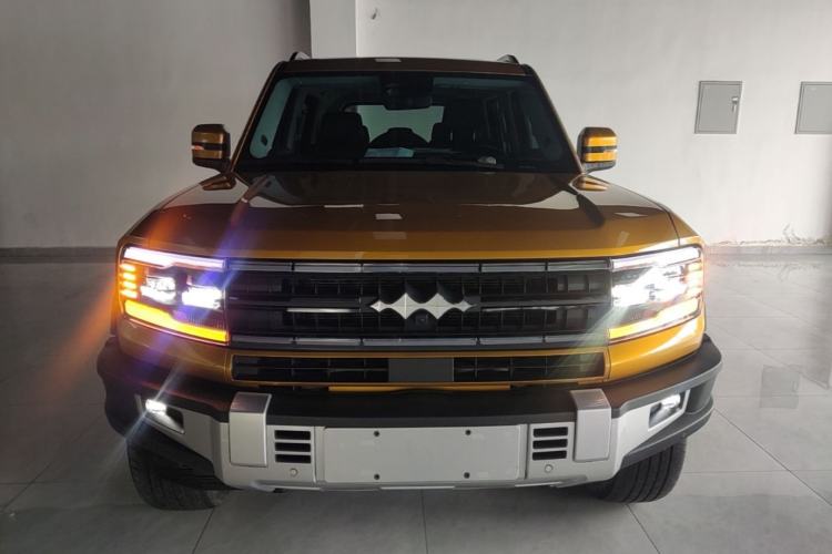 Used Formula Leopard 5 2023 Navigator Edition Front