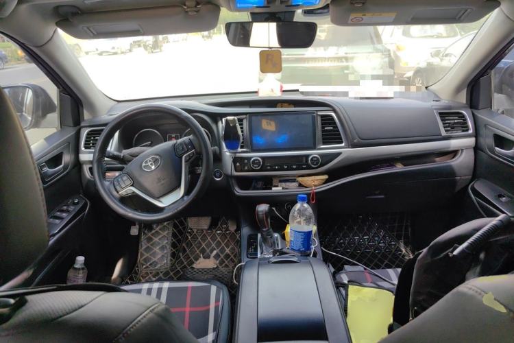 Used Toyota Highlander 2018 2.0T Four-Wheel Drive Luxury Edition 7 Seats China V Emission Standard

