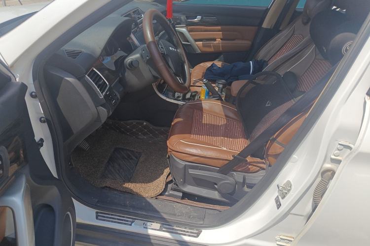 Used Haval H2 2017 Red-Label 1.5T Manual Two-Wheel-Drive Elite Model
