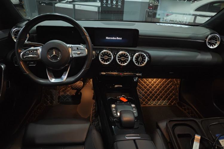 Used Mercedes-Benz A-Class 2022 Restyled A 200 L Sport Sedan Fashion Version Center Console