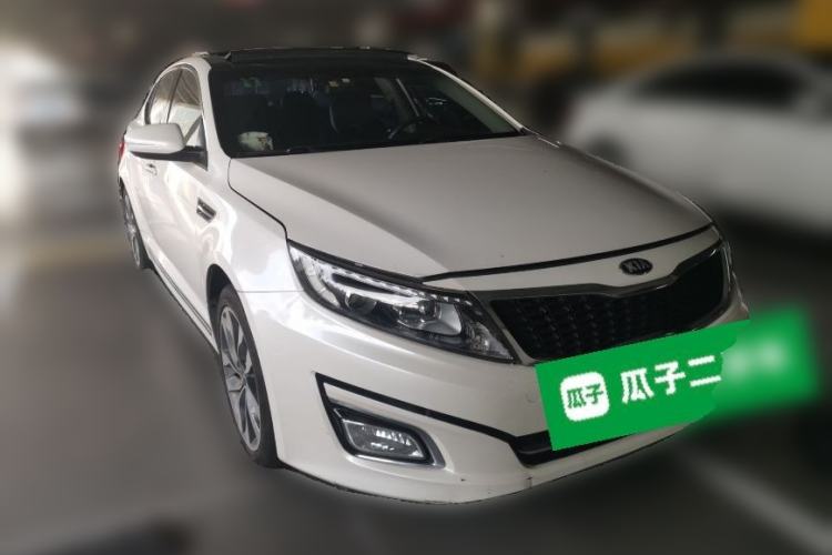 Used Kia K5 2015 2.0L Automatic GLS Front Right 45 Deg