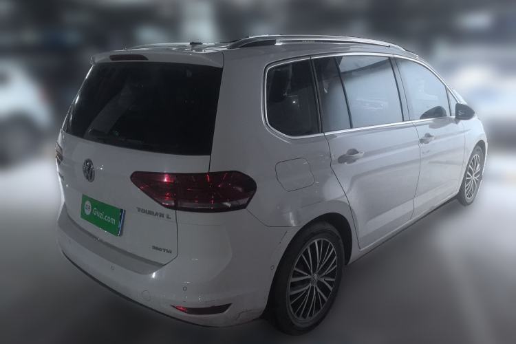 Used Volkswagen Touran 2016 Volkswagen Touran L 280TSI DSG Luxury Edition
