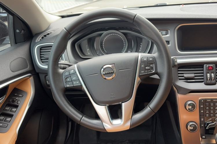 Used Volvo V40 2018 Cross Country T3 Zhiya Edition Steering Wheel
