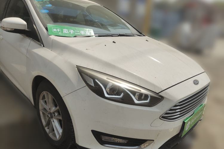 Used Ford Focus 2015 Sedan EcoBoost 180 Automatic Elite Model Front Right 45 Deg