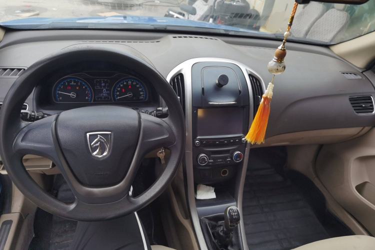 Used Baojun 610 2014 1.5L manual Comfort trim level