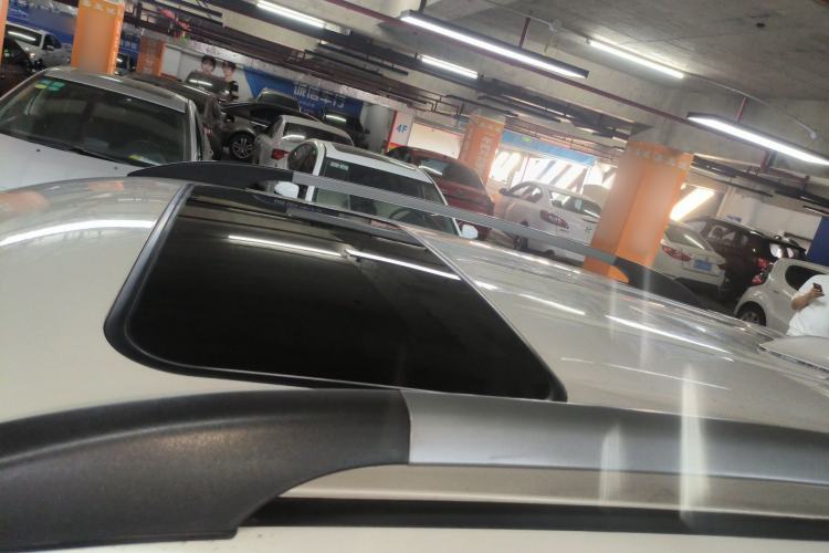 Used CHANGAN CS35 2014 1.6L Manual Luxury Model China IV Standard Roof