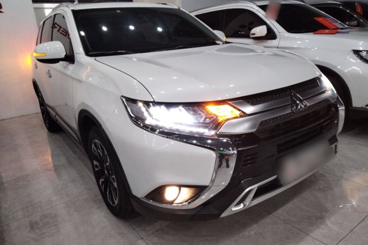 Used Mitsubishi Outlander 2020 2.4L 4x4 Zhi Xiang Edition 5 Seats