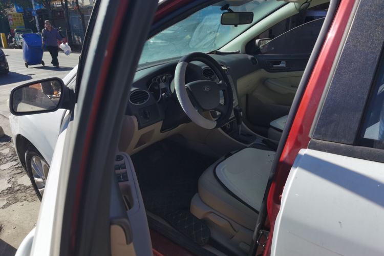 Used Ford Focus 2011 Hatchback 1.8L Automatic Fashion Edition
