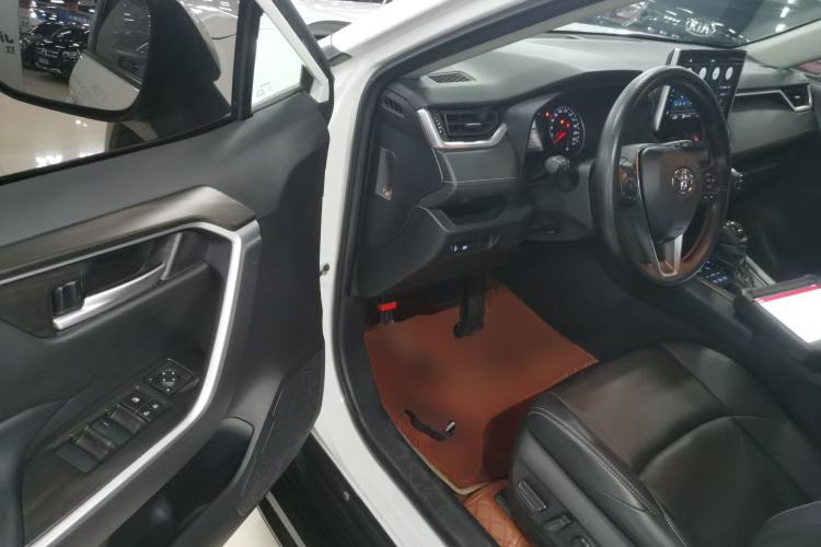 Used Toyota Wildlander 2020 2.0L CVT 4x4 Luxury Edition