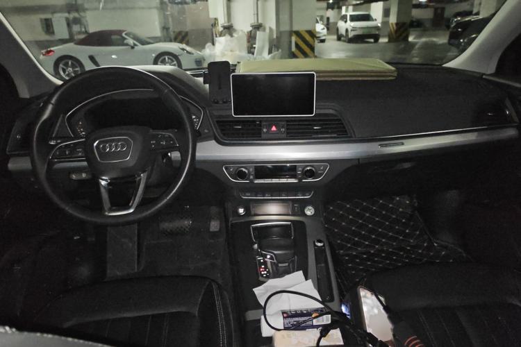 Used Audi Q5L 2020 40 TFSI Prestige Fashion Edition Center Console