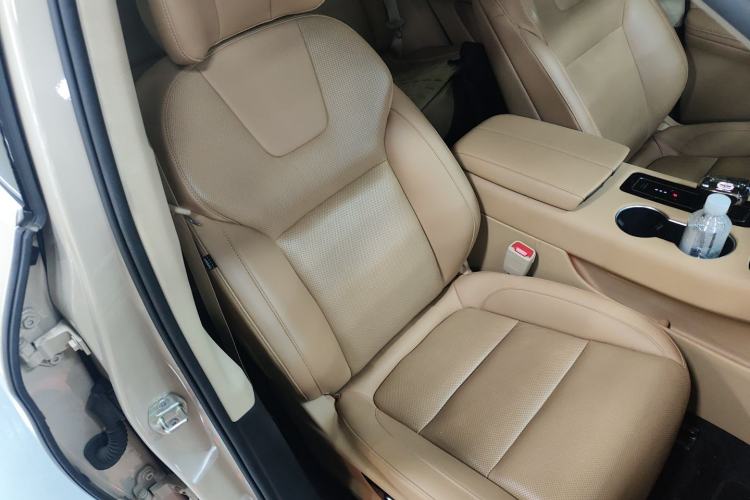 Used Hima AITO M5 2022 Pure Electric All-Wheel-Drive Performance Edition Right Front Seat