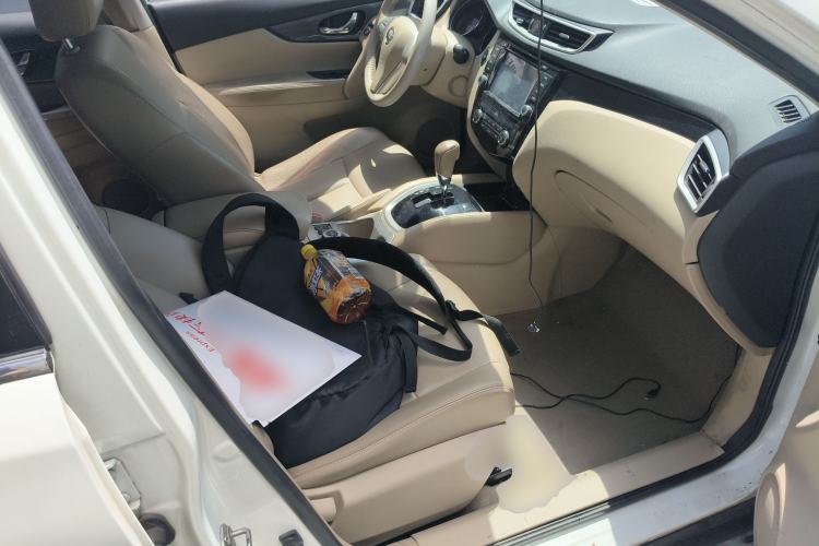 Used Nissan X-Trail 2014 2.5L CVT Leading Edition 4WD
