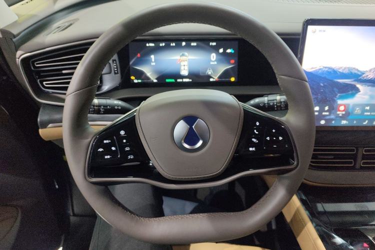 Used Denza D9 2022 DM-i 1040 Prestige Model