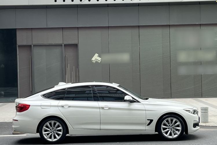 Used BMW 3 Series GT 2019 320i Sport Edition Exterior 8