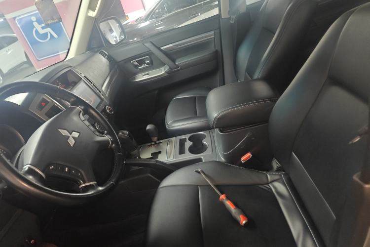 Used Mitsubishi Pajero 2016 3.0L Automatic Standard Version China V Standard
