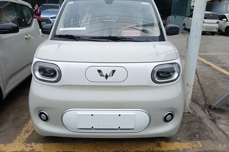 Used Wuling Hongguang MINIEV 2024 3rd Generation 215km Youth Edition Front