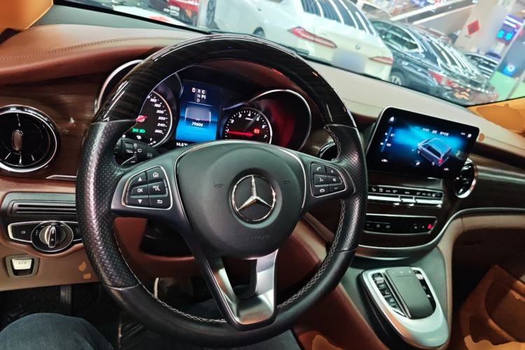 Used Mercedes-Benz V-Class 2020 V 260 Avantgarde Edition
