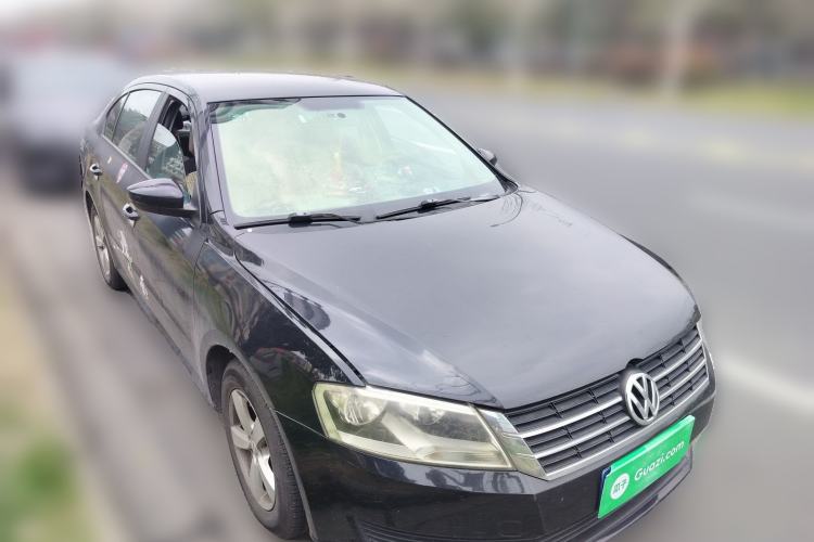 Used Volkswagen Lavida 2013 Revised Classic 1.6L Automatic Fashion Edition Front Right 45 Deg
