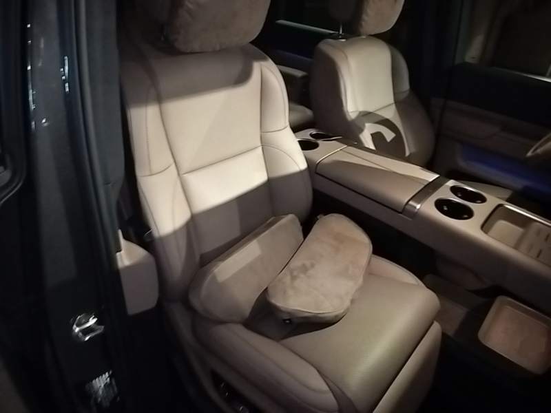 Used Li Auto MEGA 2025 Home Family Special Edition — 24
