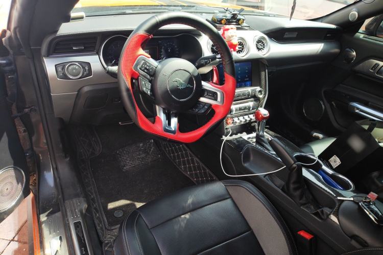 Used Ford Mustang 2019 2.3L EcoBoost Center Console