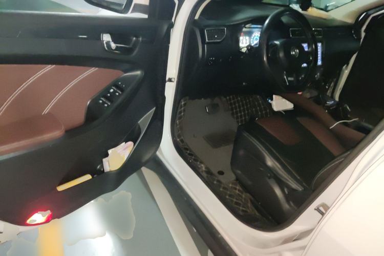 Used Dongfeng Fengon 580 2017 1.5T CVT Luxury Model Driver Seat