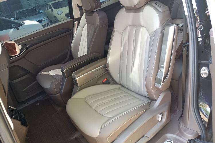 Used Volkswagen Viloran 2024 380TSI Luxury Edition