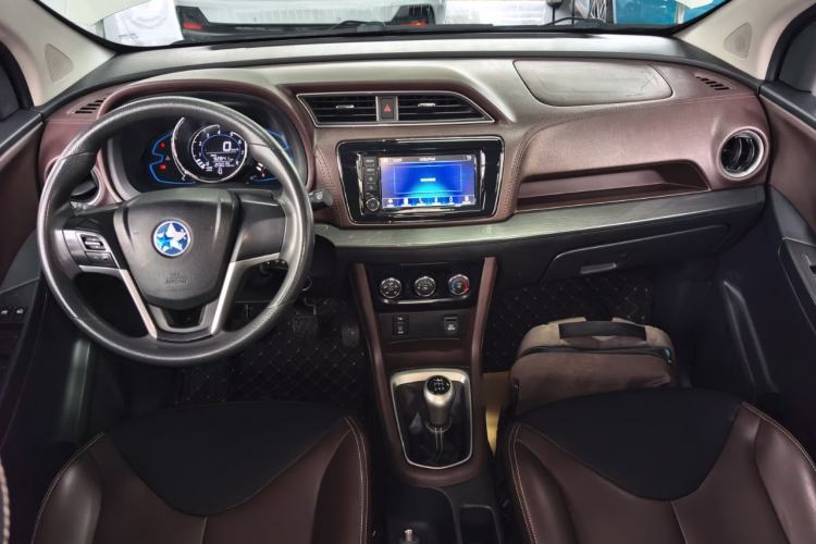 Used Venucia M50V 2019 1.5L Manual Comfort Edition