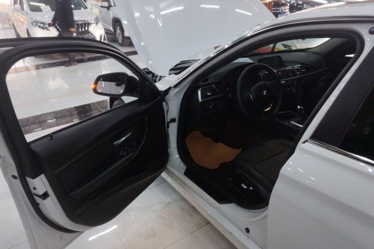 Used BMW 3 Series 2017 318i Fashion Model