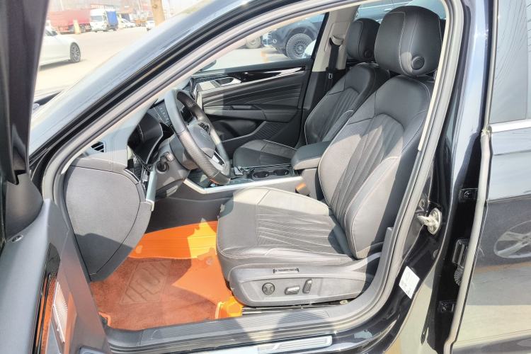 Used Volkswagen Passat 2022 330TSI Starry Luxury Edition – Exclusive Special Edition